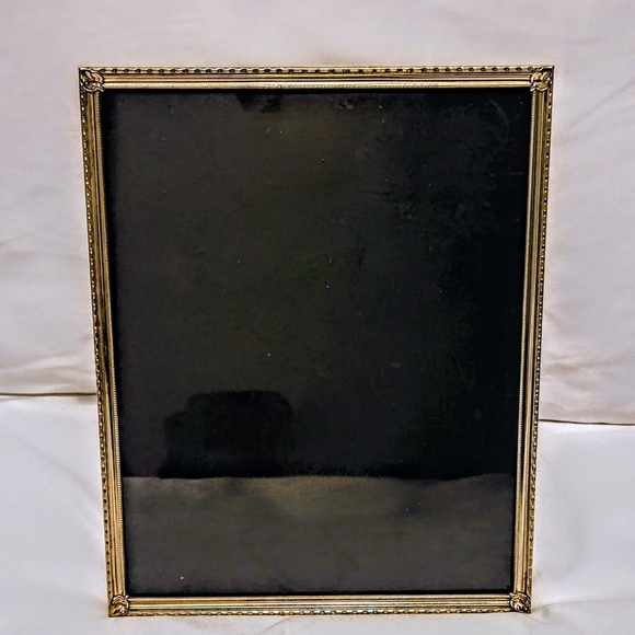 Other - Vintage Gold Picture Frame